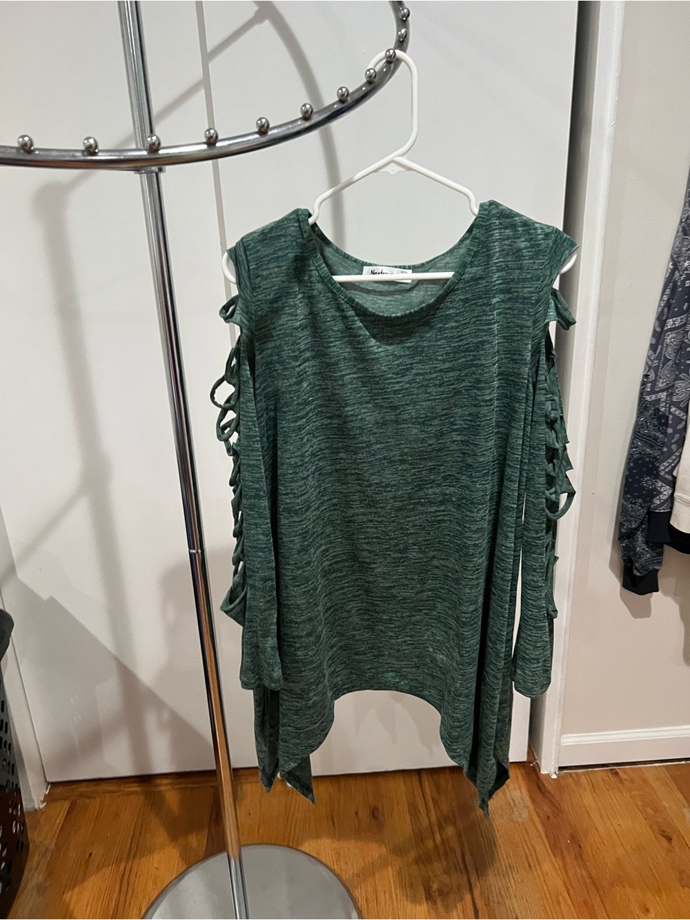 Women's Green Cold-Shoulder Tie-Sleeve Top